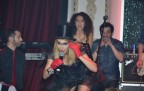 HANDE YENER'İN ZENCİYLE İMTİHANI!