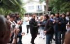 Kerem Bürsin'e sürpriz doğumgünü kutlaması