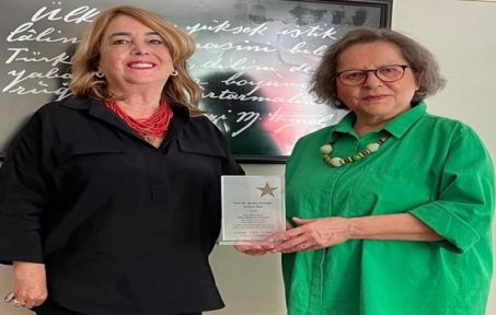 Yalan Dünyasının Yalancıları...